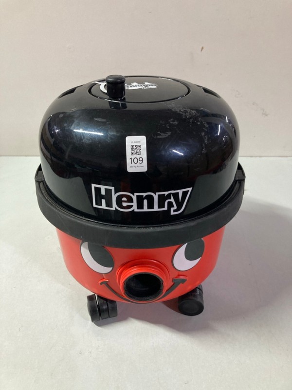 Lot 109  
            Nottingham SR1 - Delivery Only 

                
HENRY CYLINDER VACUUM CLEANER (UNIT ONLY)
