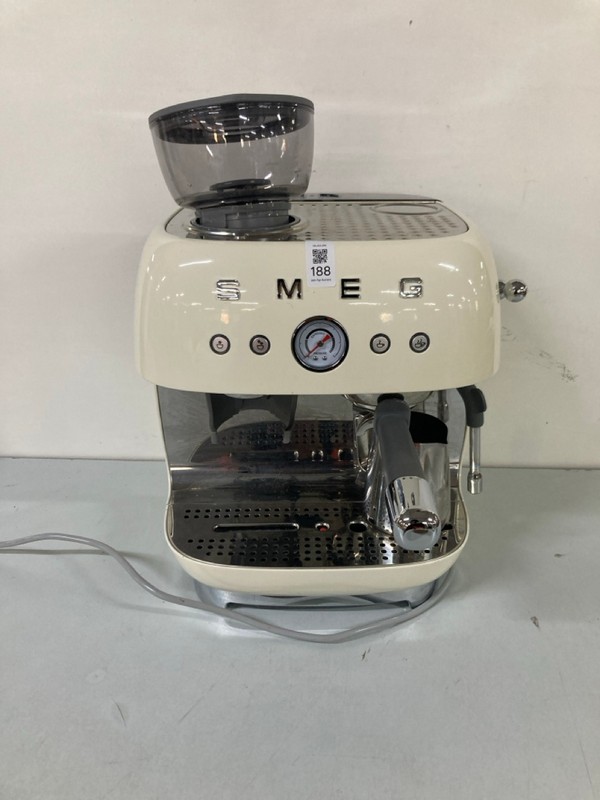 Lot 188  
            Nottingham SR1 - Delivery Only 

                
SMEG ESPRESSO COFFEE MACHINE MODEL: EGF03CRUK - ORIGINAL RRP.£349