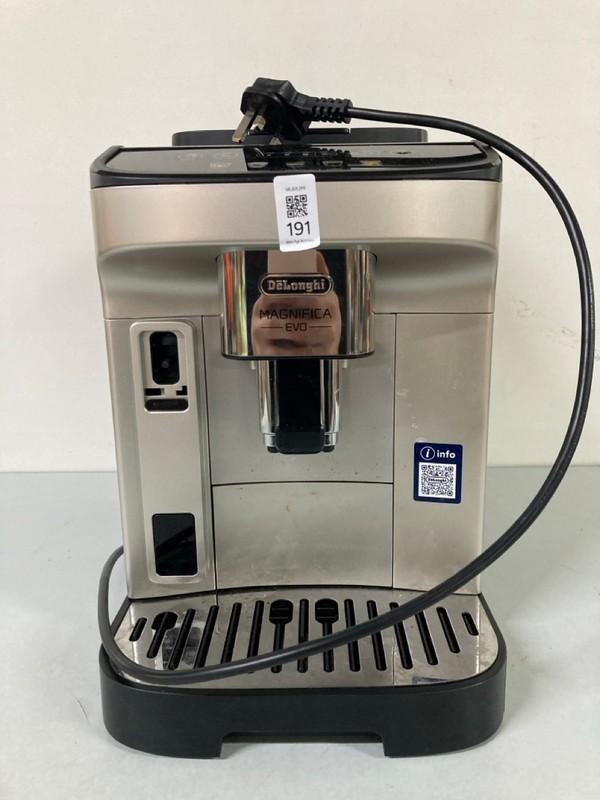 Lot 191  
            Nottingham SR1 - Delivery Only 

                
DELONGHI MAGNIFICA EVO COFFEE MACHINE MODEL: ECAM290.61 - ORIGINAL RRP.£365