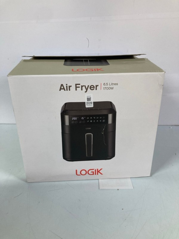 Lot 209  
            Nottingham SR1 - Delivery Only 

                
LOGIK 6.5L SINGLE BASKET AIR FRYER - MODEL - LAF06B24 - ORIGINAL RRP - £49.99
