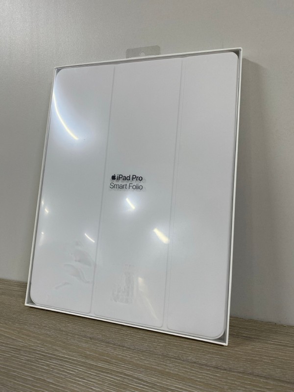 Lot 22  
            Nottingham SR1 - Delivery Only 

                
APPLE IPAD PRO SMART FOLIO (12.9INCH) MODEL: MRXE2ZM/A - ORIGINAL RRP.£79 (SEALED)