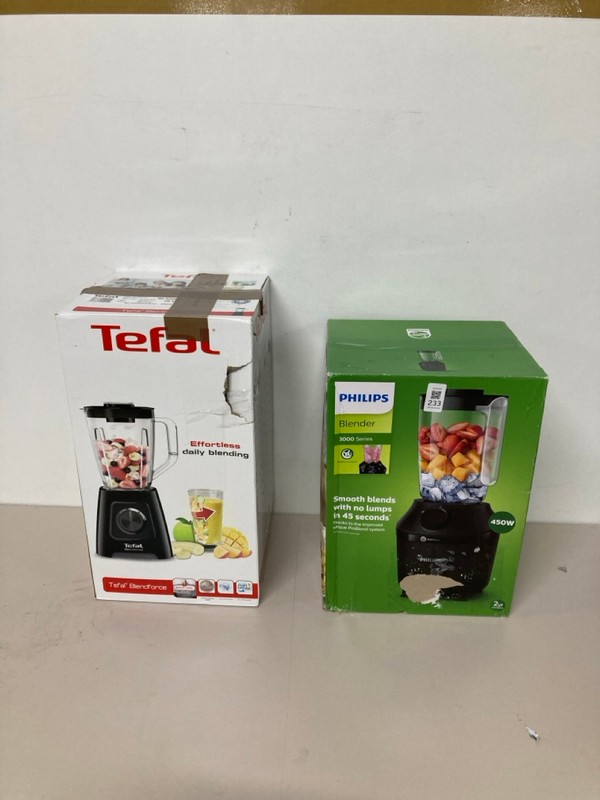 Lot 233  
            Nottingham SR1 - Delivery Only 

                
2 X VARIOUS BLENDERS INC. PHILIPS 3000 SERIES BLENDER