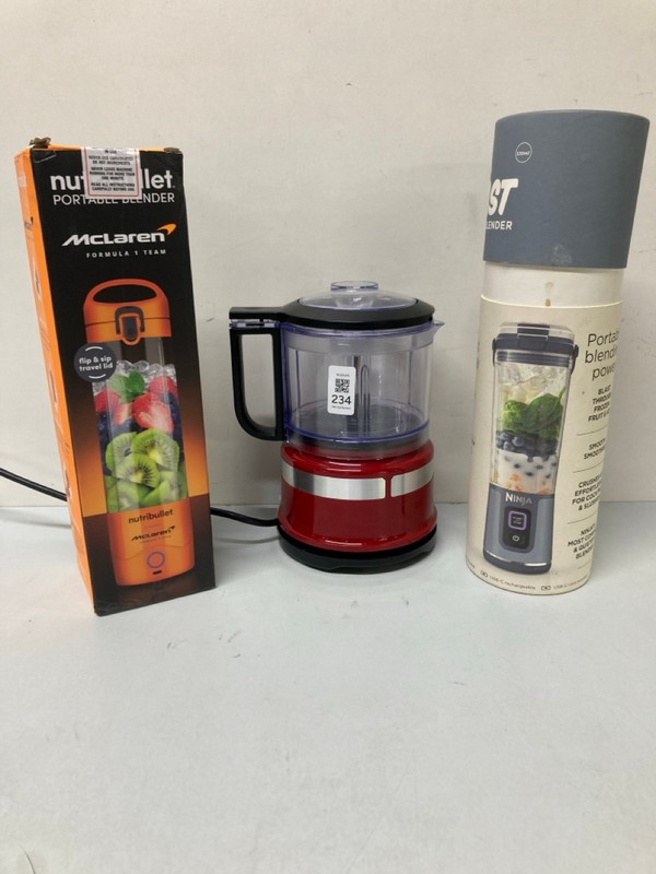 Lot 234  
            Nottingham SR1 - Delivery Only 

                
3 X VARIOUS BLENDERS INC. NINJA BLAST PORTABLE BLENDER