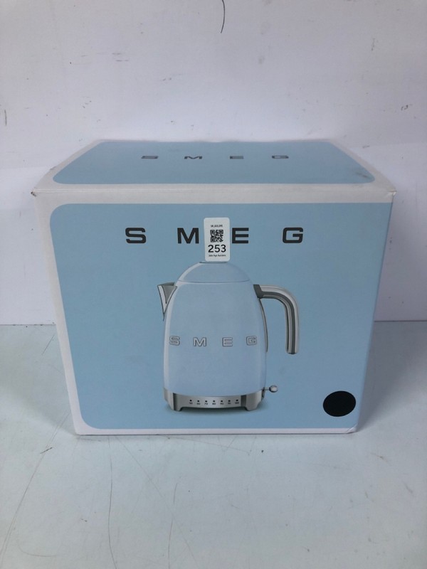 Lot 253  
            Nottingham SR1 - Delivery Only 

                
SMEG KETTLE - BLACK - MODEL - KLF04BLUK - ORIGINAL RRP - £189.99