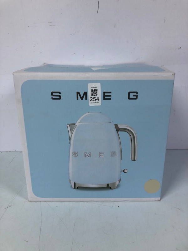 Lot 254  
            Nottingham SR1 - Delivery Only 

                
SMEG KETTLE - CREAM - MODEL - KLF03CRUK - ORIGINAL RRP - £189.99