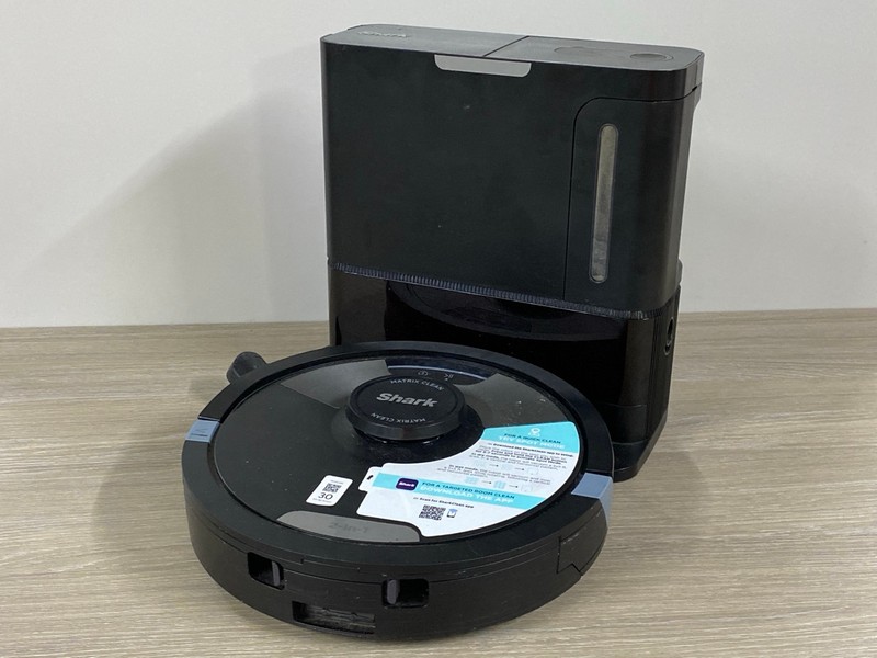 Lot 30  
            Nottingham SR1 - Delivery Only 

                
SHARK MATRIX PLUS 2-IN-1 MOP AND VACUUM ROBOTIC VACUUM CLEANER WITH SELF EMPTYING...