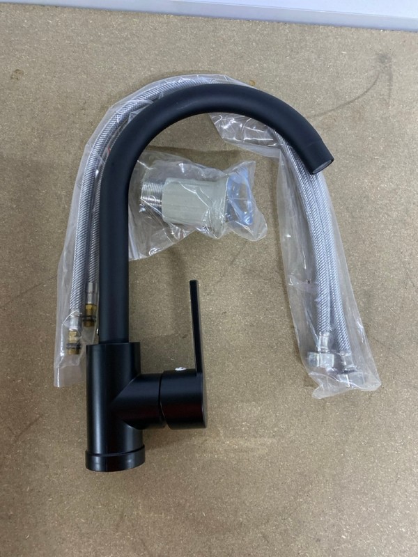 Lot 383  
            Nottingham SR1 - Delivery Only 

                
2 X VARIOUS TAPS INC. MIXER KITCHEN TAP - MATT BLACK