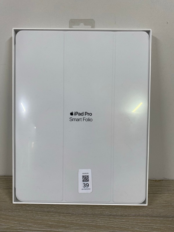 Lot 39  
            Nottingham SR1 - Delivery Only 

                
APPLE IPAD PRO SMART FOLIO MODEL: MRZE2ZM/A (12.9INCH) - WHITE (SEALED)
