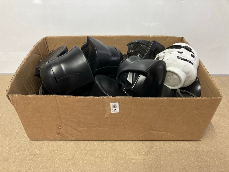 Lot 497  
            Nottingham SR1 - Delivery Only 

                
BOX OF STAR WARS CHARACTER HEADS CUPS