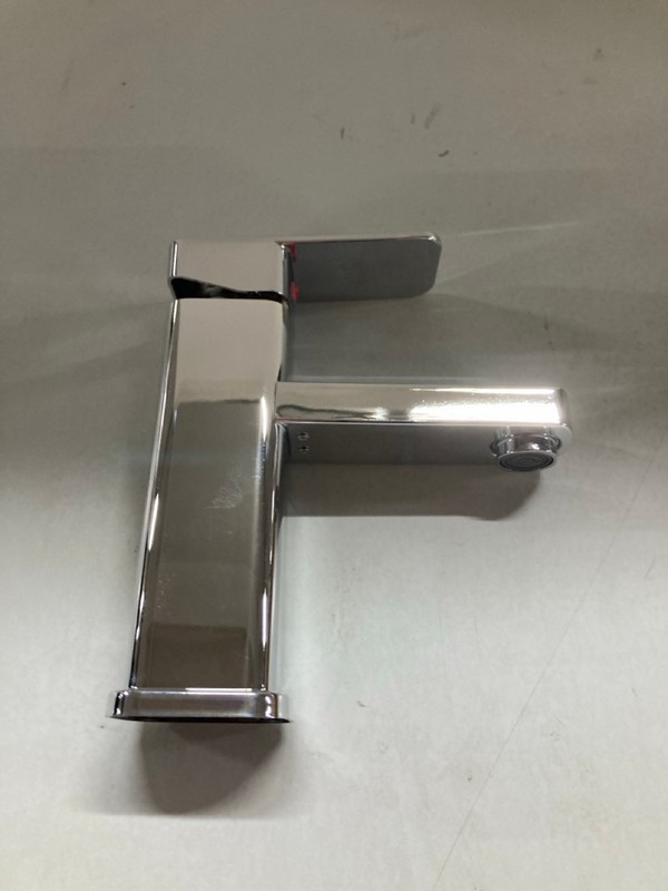 Lot 56  
            Nottingham SR1 - Delivery Only 

                
CHROME BASIN BATHROOM TAP