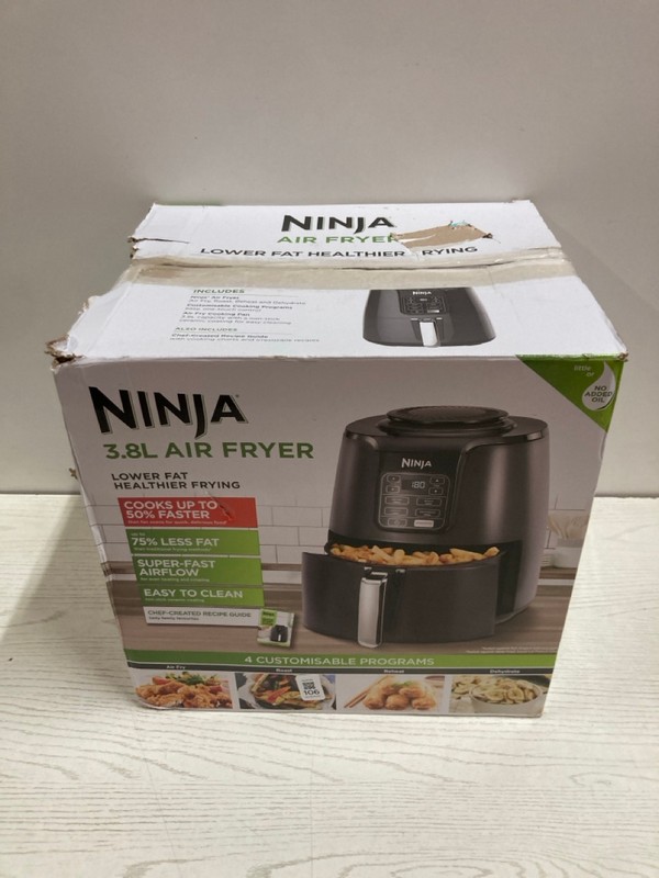 Lot 106  
            Nottingham SR2 - Delivery Only 

                
NINJA 3.8L AIR FRYER