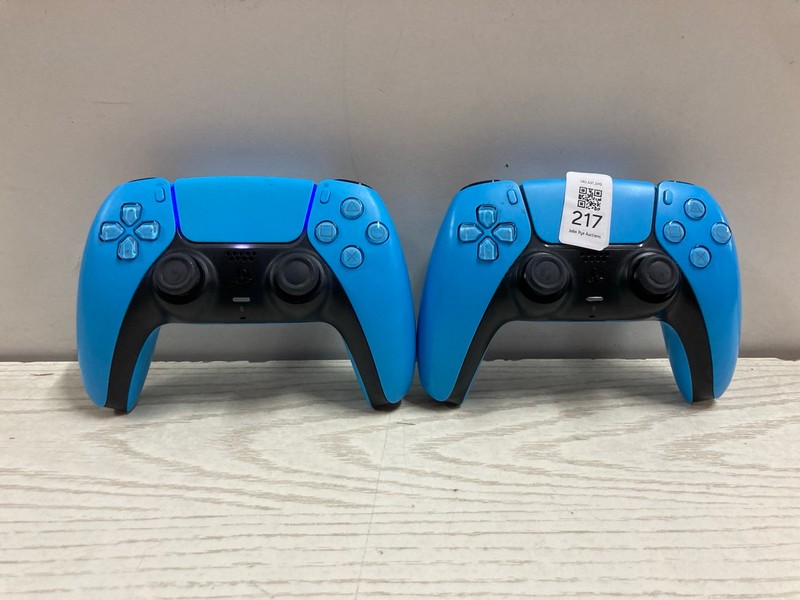 Lot 217  
            Nottingham SR2 - Delivery Only 

                
2 X SONY PLAYSTATION 5 DUAL SENSE WIRELESS CONTROLLERS
