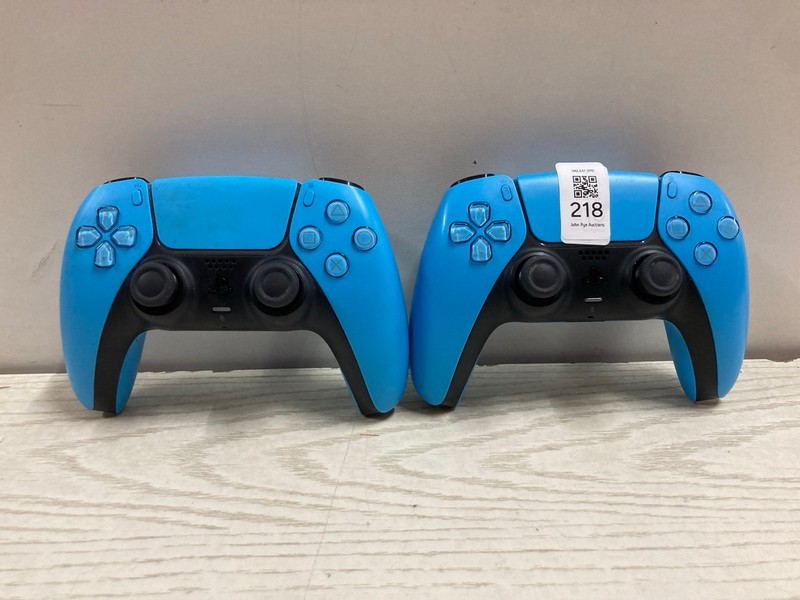 Lot 218  
            Nottingham SR2 - Delivery Only 

                
2 X SONY PLAYSTATION 5 DUAL SENSE WIRELESS CONTROLLERS