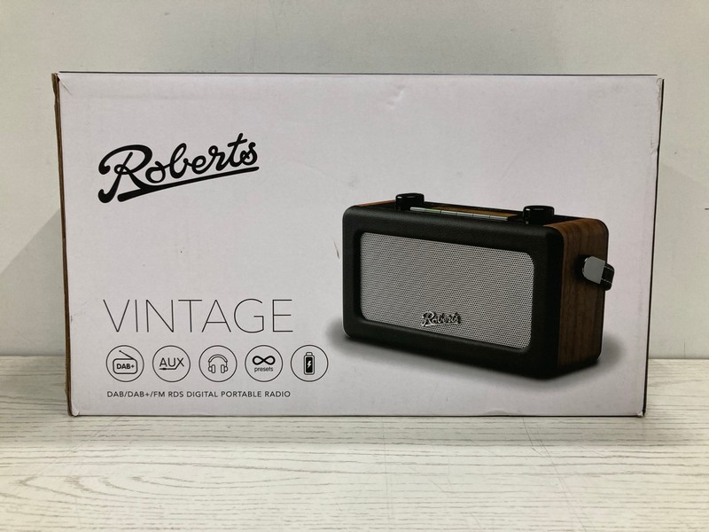 Lot 43  
            Nottingham SR2 - Delivery Only 

                
ROBERTS VINTAGE DIGITAL PORTABLE RADIO ORIGINAL RRP £149.99