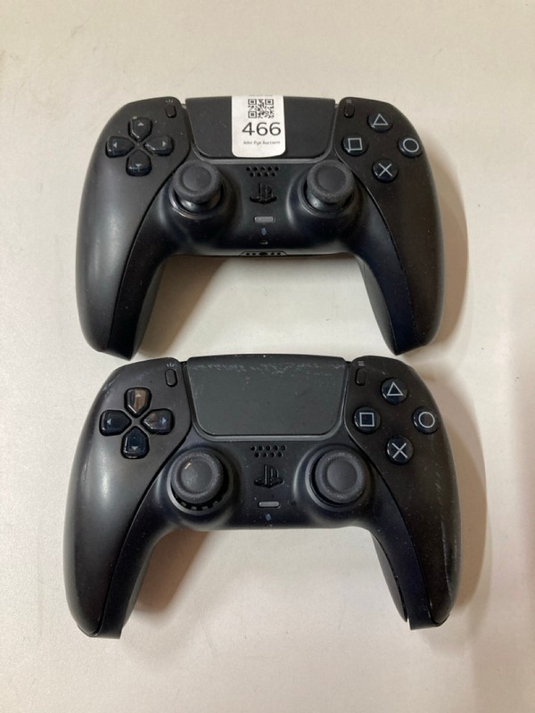 Lot 466  
            Nottingham SR2 - Delivery Only 

                
2 X SONY PLAYSTATION 5 DUAL SENSE WIRELESS CONTROLLER