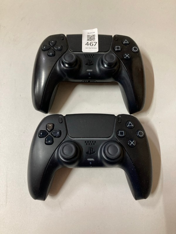 Lot 467  
            Nottingham SR2 - Delivery Only 

                
2 X SONY PLAYSTATION 5 DUAL SENSE WIRELESS CONTROLLER