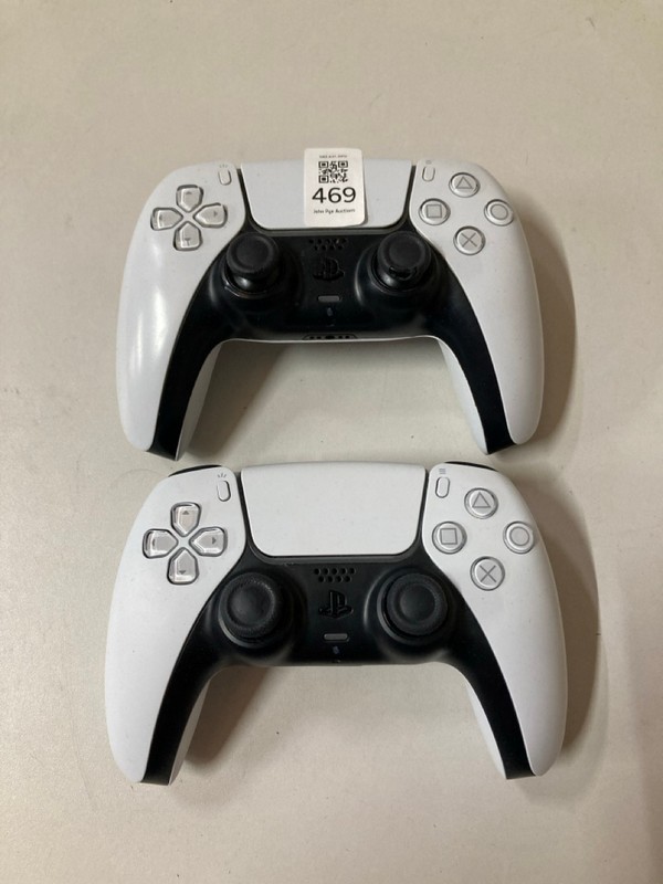 Lot 469  
            Nottingham SR2 - Delivery Only 

                
2 X SONY PLAYSTATION 5 DUAL SENSE WIRELESS CONTROLLER