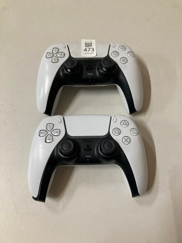 Lot 473  
            Nottingham SR2 - Delivery Only 

                
2 X SONY PLAYSTATION 5 DUAL SENSE WIRELESS CONTROLLER