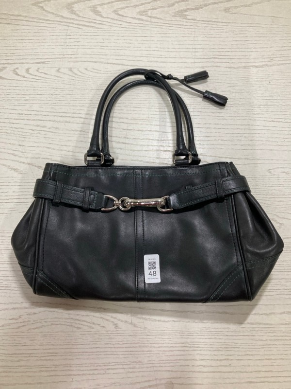 Lot 48  
            Nottingham SR2 - Delivery Only 

                
COACH LEATHER HANDBAG