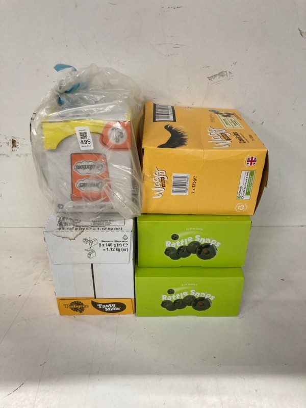 Lot 495  
            Nottingham SR2 - Delivery Only 

                
5 X DOG FOOD ITEMS INC PEDIGREE TASTY MINIS (BBE: 23/04/27)