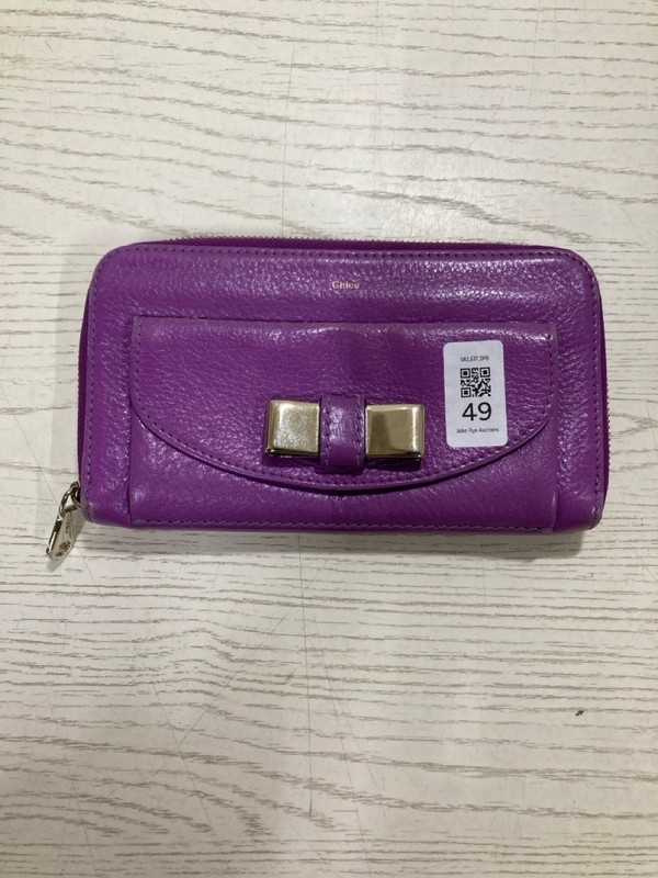 Lot 49  
            Nottingham SR2 - Delivery Only 

                
CHLOE LEATHER PURSE