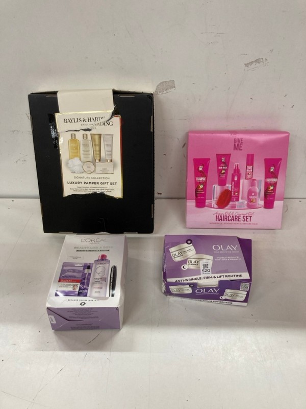 Lot 520  
            Nottingham SR2 - Delivery Only 

                
4 X SKIN CARE ITEMS INC OLAY ANTI-WRINKLE FIRM AND LIFT ROUTINE
