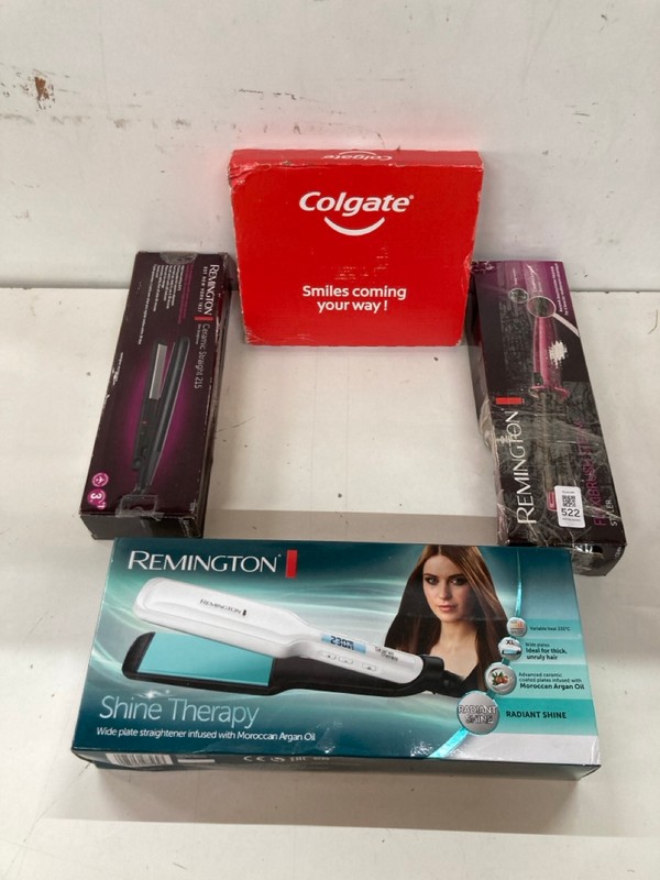 Lot 522  
            Nottingham SR2 - Delivery Only 

                
3 X HAIR CARE ITEMS INC REMINGTON FLEXIBRUSH STEAM
