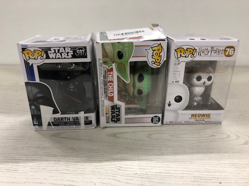 Lot 670  
            Nottingham SR2 - Delivery Only 

                
3 X POP FIGURES INC STAR WARS DARTH VADER
