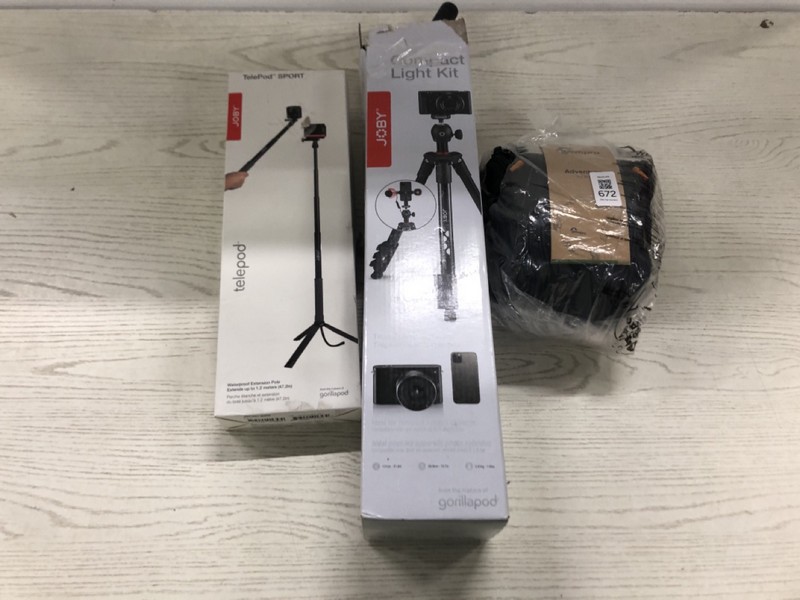 Lot 672  
            Nottingham SR2 - Delivery Only 

                
3 X ITEMS INC JOBY COMPACT LIGHT KIT