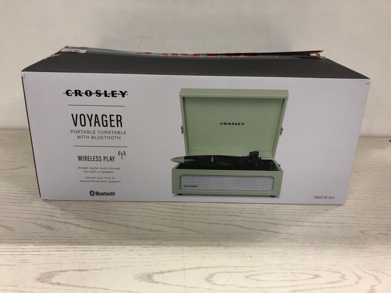 Lot 675  
            Nottingham SR2 - Delivery Only 

                
CROSLEY VOYAGER PORTABLE TURNTABLE WITH BLUETOOTH