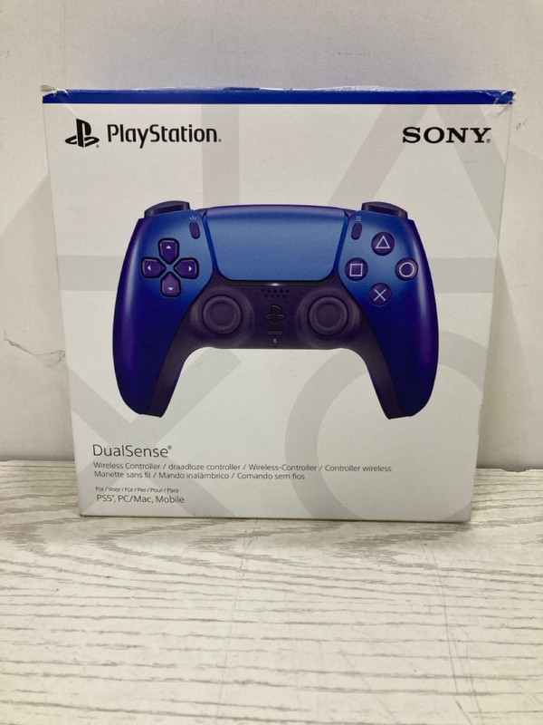 Lot 9  
            Nottingham SR2 - Delivery Only 

                
SONY DUALSENSE WIRELESS CONTROLLER FOR PS5 ORIGINAL RRP £69.99