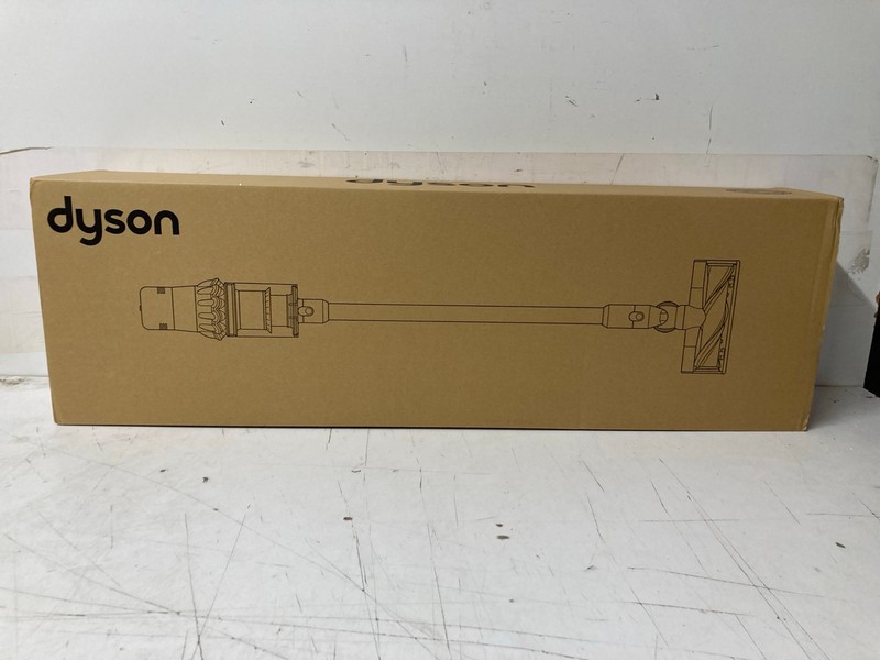 Lot 21  
            Nottingham SR3 - Delivery Only 

                
DYSON CYCLONE V10 TOTAL CLEAN CORDLESS VACUUM CLEANER