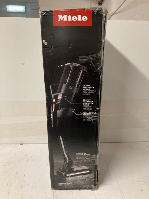Lot 22  
            Nottingham SR3 - Delivery Only 

                
MIELE TRIFLEX HX2 PET VACUUM CLEANER