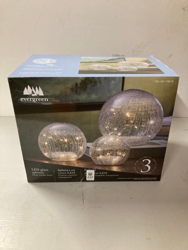 Lot 237  
            Nottingham SR3 - Delivery Only 

                
EVER GREEN LED GLASS SPHERES WITH CLEAR CRACKLE FINISH