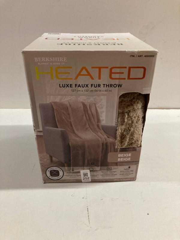 Lot 252  
            Nottingham SR3 - Delivery Only 

                
BERKSHIRE HEATED LUXE FAUX THROW (127CM X 152CM)