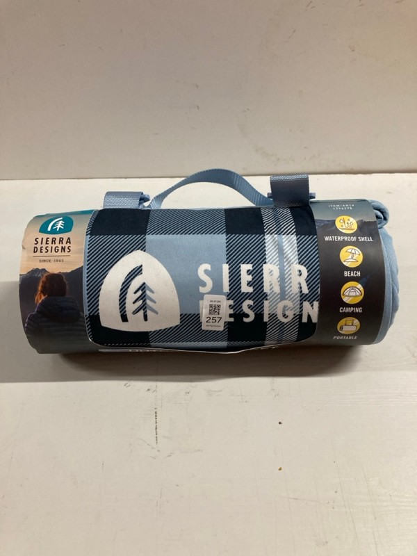 Lot 257  
            Nottingham SR3 - Delivery Only 

                
SIERRA DESIGN OUTDOOR BLANKET (182C, X 182CM)