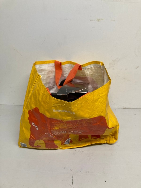 Lot 270  
            Nottingham SR3 - Delivery Only 

                
2 X ITEMS TO INCLUDE NESCAFE ESPRESSO MACHINE