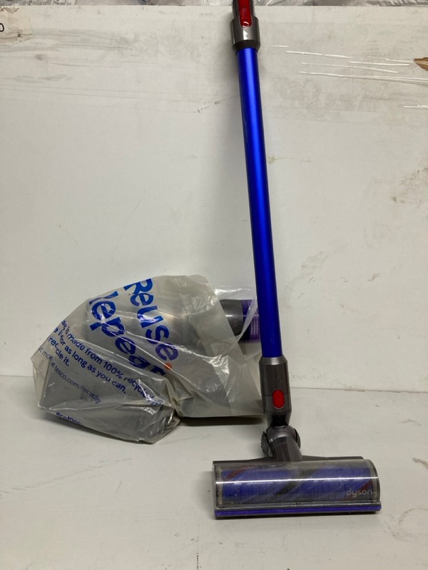 Lot 276  
            Nottingham SR3 - Delivery Only 

                
DYSON CORDLESS VACUUM CLEANER