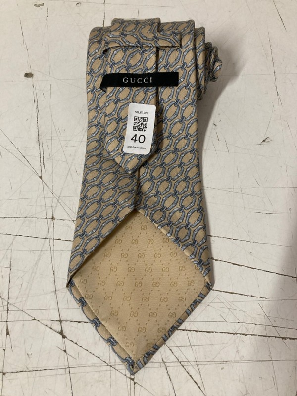 Lot 40  
            Nottingham SR3 - Delivery Only 

                
GUCCI INTERLOCKING SILK TIE