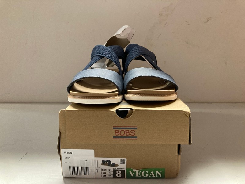 Lot 424  
            Nottingham SR3 - Delivery Only 

                
BOBS FROM SKETCHERS DESERT KISS LOW UK SIZE 5