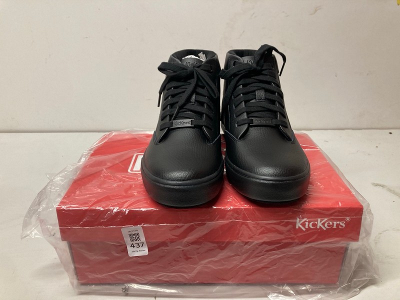 Lot 437  
            Nottingham SR3 - Delivery Only 

                
KICKERS TOVNI TUMBLE HI TOP LEATHER SHOES UK SIZE 6 (BLACK)
