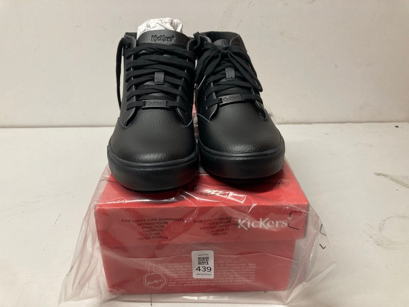 Lot 438  
            Nottingham SR3 - Delivery Only 

                
KICKERS TOVNI TUMBLE HI TOP LEATHER SHOES UK SIZE 6 (BLACK)
