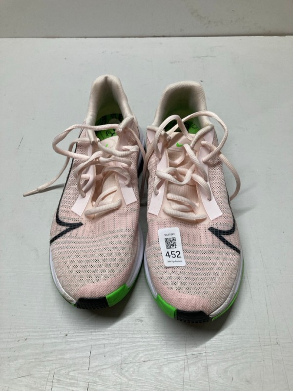 Lot 452  
            Nottingham SR3 - Delivery Only 

                
NIKE RUNNERS WOMEN'S SHOES UK SIZE 7 (PINK)