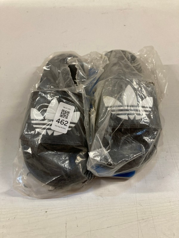 Lot 462  
            Nottingham SR3 - Delivery Only 

                
ADIDAS ADILETTE LITE SLIDERS UNISEX UK SIZE 6 (BLACK)