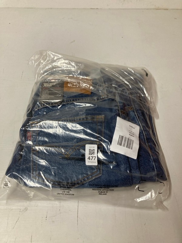 Lot 477  
            Nottingham SR3 - Delivery Only 

                
LEVIS 80'S MOM JEANS 27 X 32