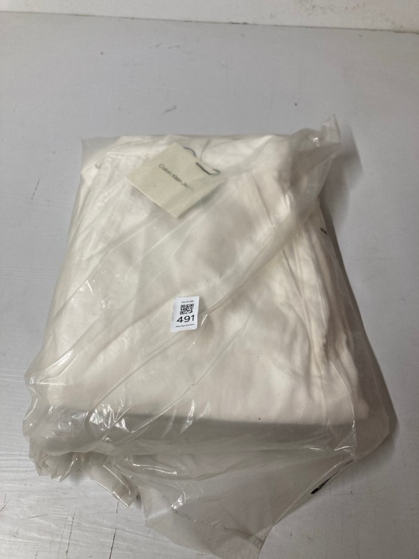 Lot 491  
            Nottingham SR3 - Delivery Only 

                
CALVIN KLEIN JEANS SIZE 26 (CREAM)