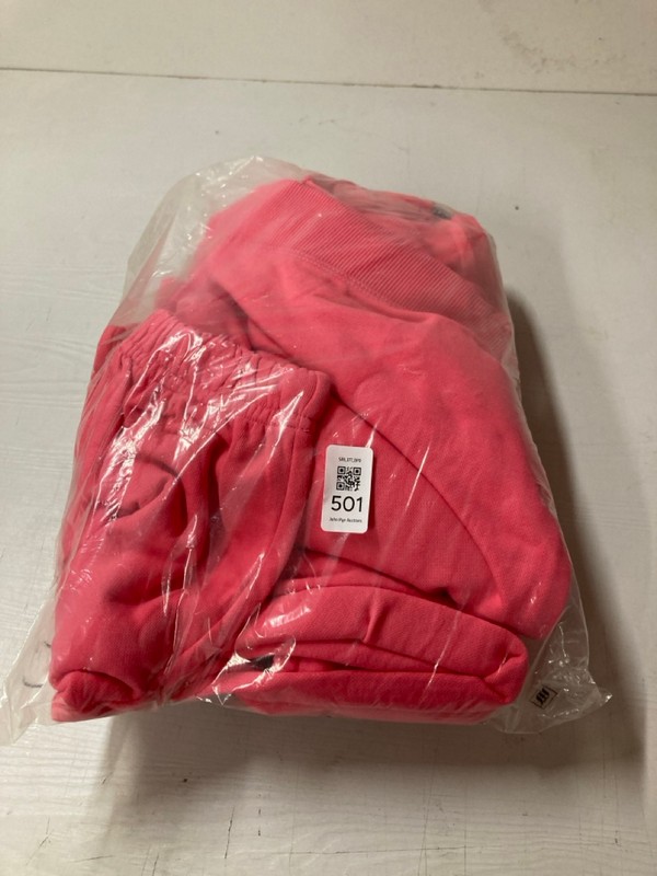 Lot 501  
            Nottingham SR3 - Delivery Only 

                
NEW BALANCE WOMEN'S HOODED JUMPER 15-16Y (PINK)