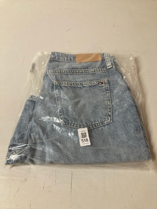 Lot 518  
            Nottingham SR3 - Delivery Only 

                
TOMMY HILFIGURE RISE DENIM SHORT SIZE W28