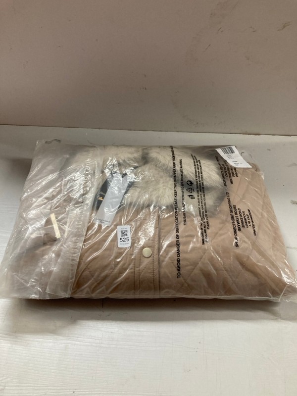 Lot 525  
            Nottingham SR3 - Delivery Only 

                
RIVER ISLAND QUILTED CAPE IN BEIGE SIZE M