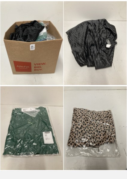 Lot 567  
            Nottingham SR3 - Delivery Only 

                
BOX OF CLOTHING IN VARIOUS STYLES AND SIZES